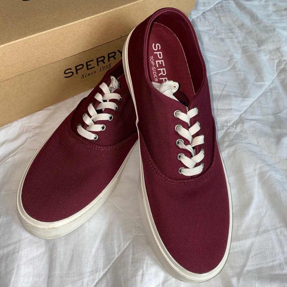New Size 9 Women’s Sperry Captain CVO shoe in Wine